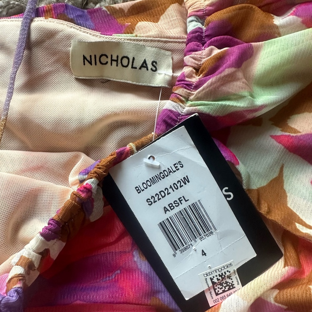 NEW WITH TAG Maeve Halter Midi Dress in Abstract Floral
NICHOLAS, size 4 - Picture 7 of 7